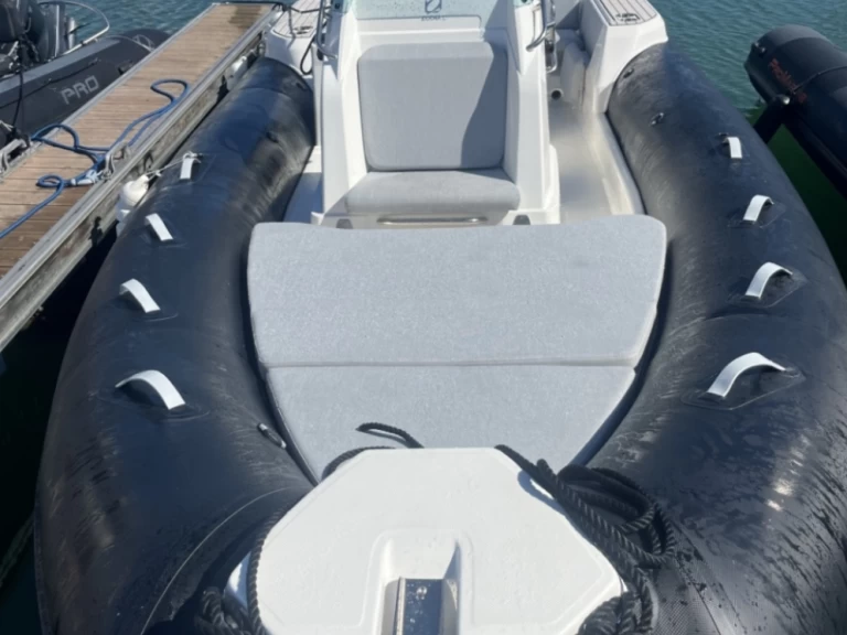 Zodiac Medline 7.5 charter bareboat eller skeppad i La Trinité-sur-Mer