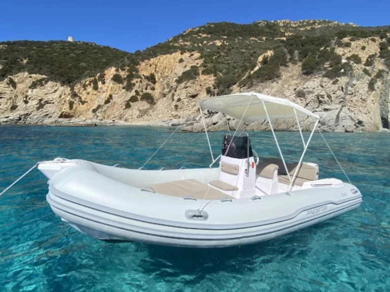 Uthyrning RIB i Villasimius - Italboats Predator 540