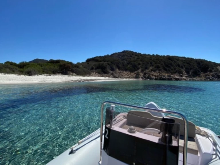Uthyrning RIB i Villasimius - Italboats Predator 540