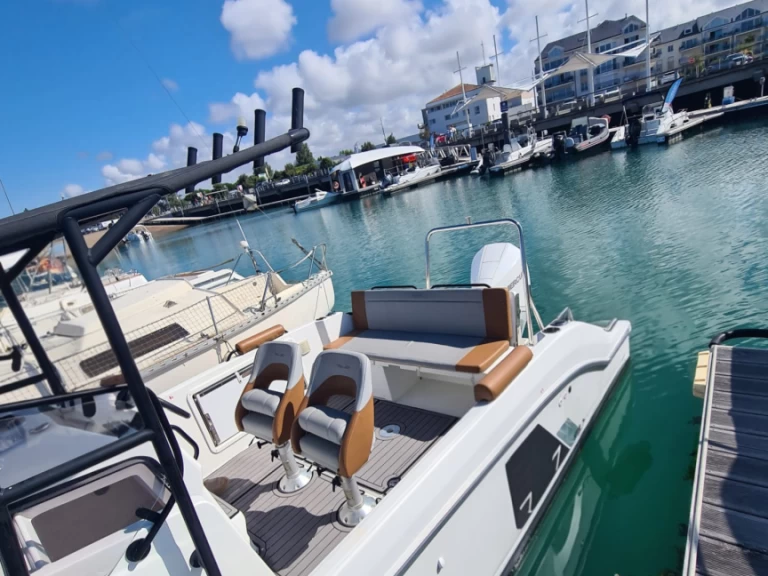 Båtuthyrning Bénéteau Flyer 7 SPACEdeck i Les Sables-d'Olonne på Samboat 