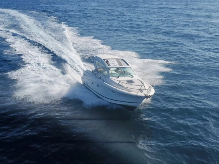 Uthyrning Motorbåt  Jeanneau med en båtlicens 