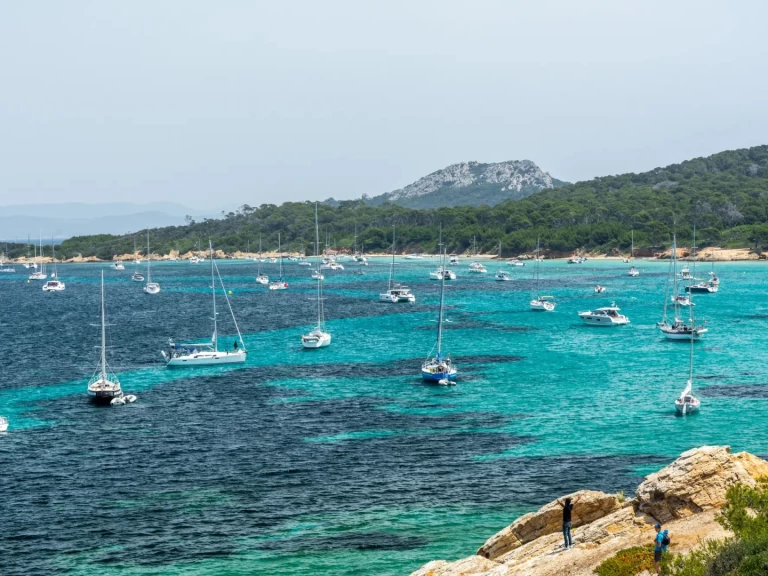 Dufour Dufour 485 Grand Large charter bareboat eller skeppad i Port de Hyères (St Pierre)