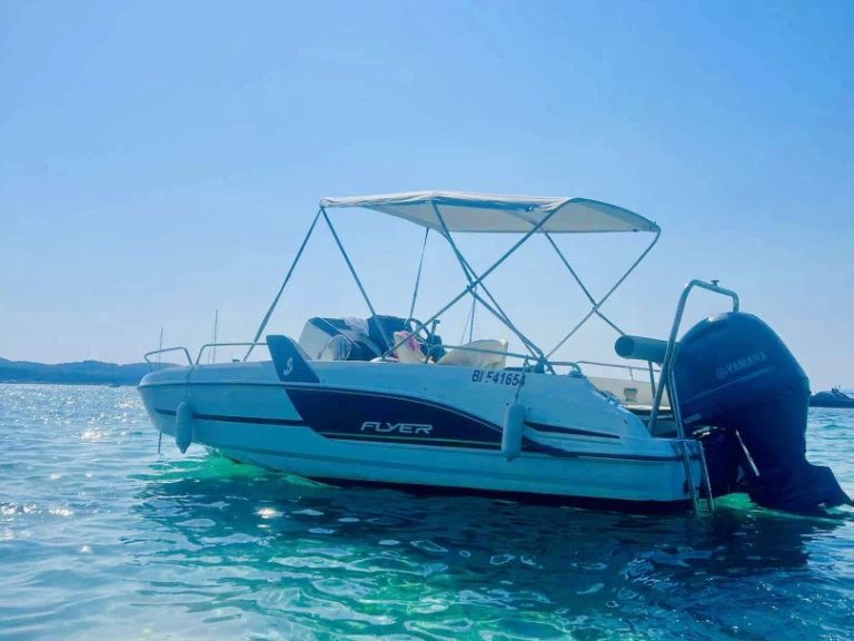 Båtuthyrning Bénéteau Flyer 6.6 SUNdeck i Hyeres på Samboat 