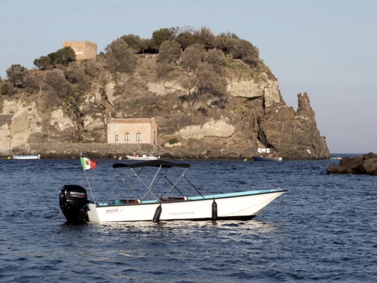 Yacht charter Aci Trezza billig Boston Whaler 17