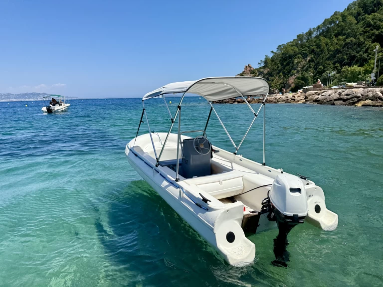 Uthyrning Motorbåt  Fun Yak med en båtlicens 