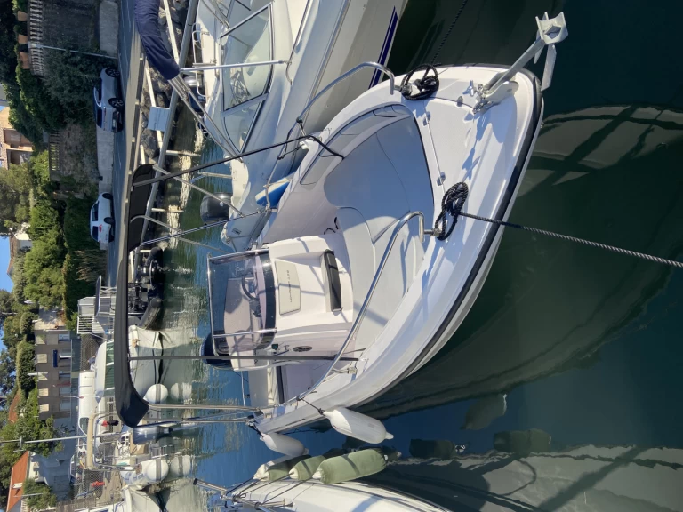 Ranieri Voyager 19 S charter bareboat eller skeppad i Fréjus