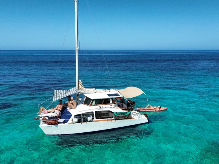 J.K. Pike &Sons LTD BOBCAT charter bareboat eller skeppad i La Savina