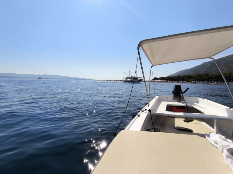 Båtuthyrning Pasara Pasara i Bol på Samboat 