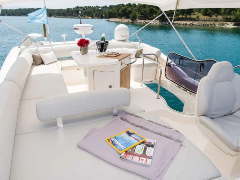 Yacht charter Antibes billig Azimut 47 Fly