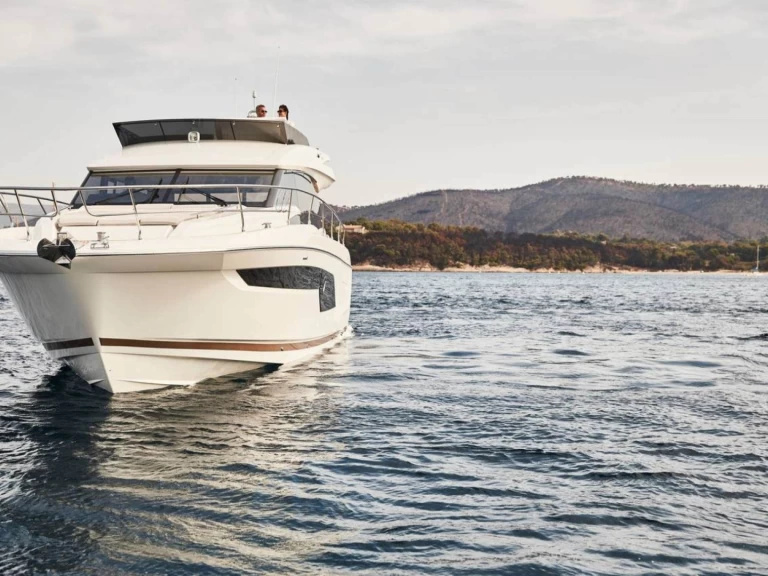 Hyr en Jeanneau Prestige 520 Fly Porto-Vecchio 