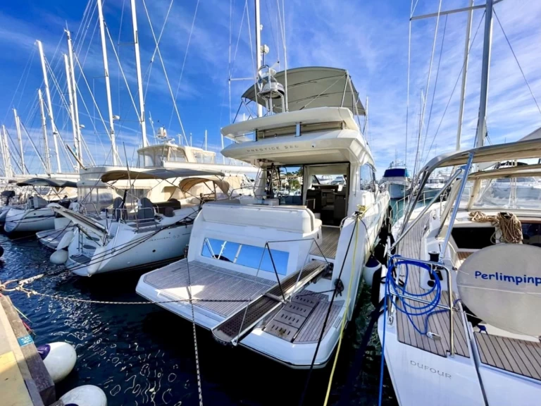 Yacht charter Porto-Vecchio billig Prestige 520 Fly