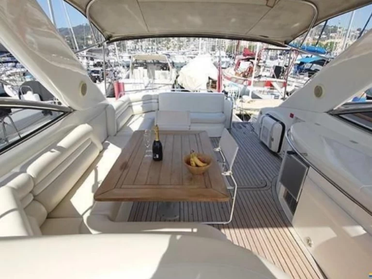 Yacht charter Golfe-Juan billig Predator 56