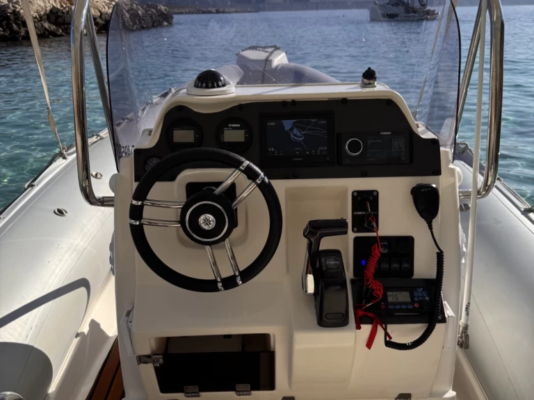 Hyr en Joker Boat Clubman 23 Bormes-les-Mimosas 