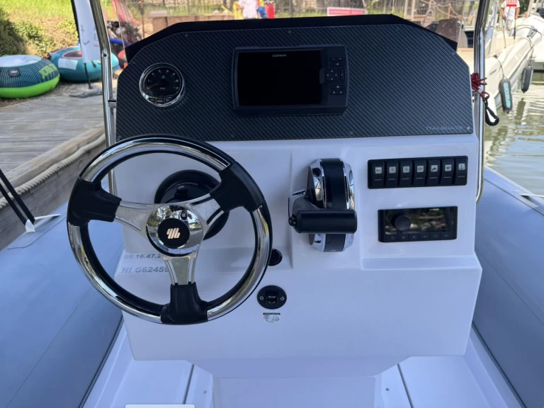 RIB för uthyrning Mandelieu-la-Napoule till det bästa priset 