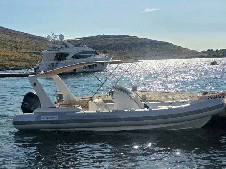 Hyra RIB med eller utan skeppare SeaScent Lukoran 