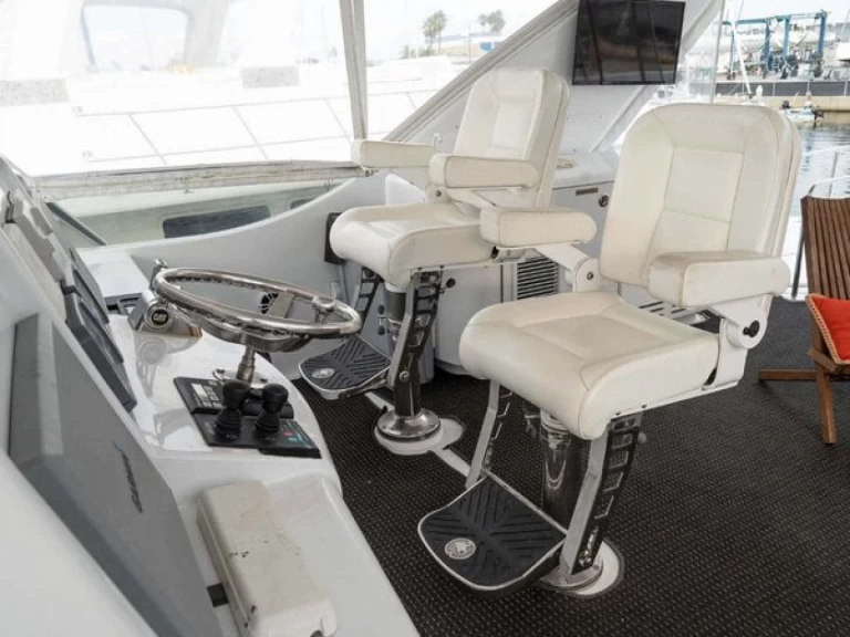 Custom 65 Motor Yacht charter bareboat eller skeppad i Marina Del Rey