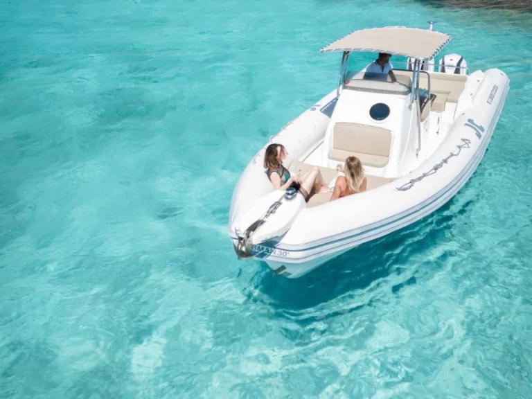 Joker Boat Clubman 30 charter bareboat eller skeppad i La Maddalena