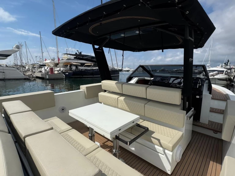 Yacht charter Cannes billig D34