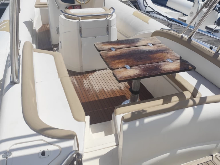 Uthyrning RIB Bsc med en båtlicens 