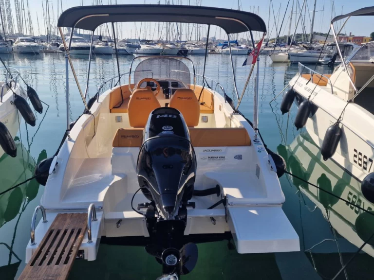 Hyra Motorbåt  med eller utan skeppare Prua al vento Pula  