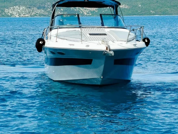 Hyra Motorbåt  med eller utan skeppare Sea Ray Nikiána 