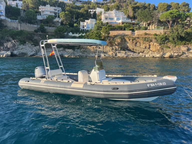 Joker Boat Master charter bareboat eller skeppad i Empuriabrava