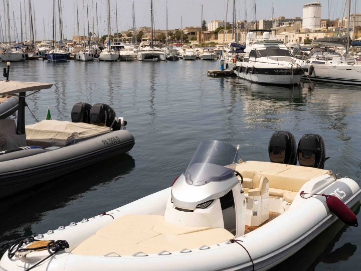 Yacht charter Marsala billig Strider 9