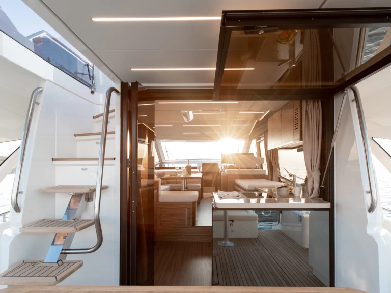 Hyr en Greenline Greenline 45 Fly Setúbal 