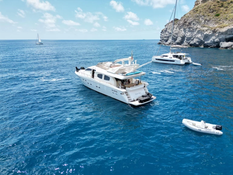 Yacht charter Sorrento billig Techenma 65 Fly