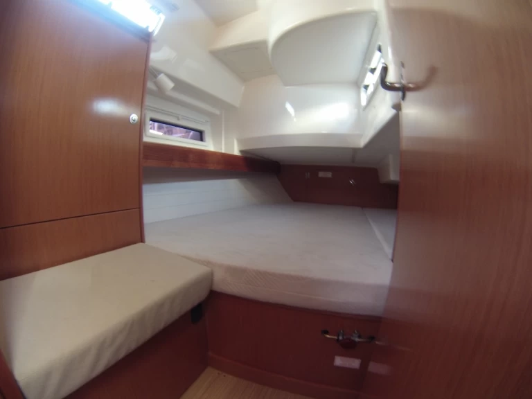 Uthyrning Segelbåt  Bavaria med en båtlicens 