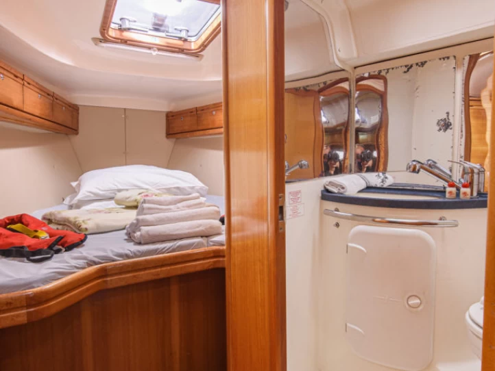 Yacht charter San Vincenzo billig Cruiser 37