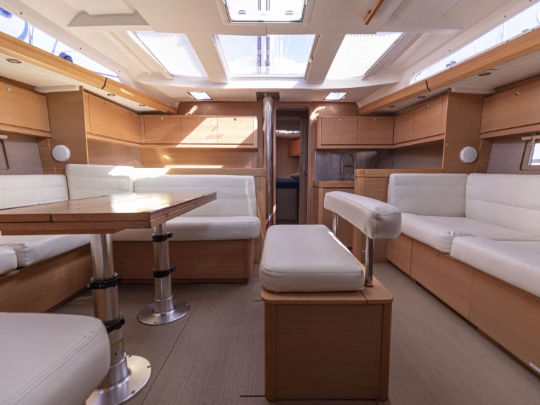 Hyra Segelbåt  med eller utan skeppare Dufour San Vincenzo 