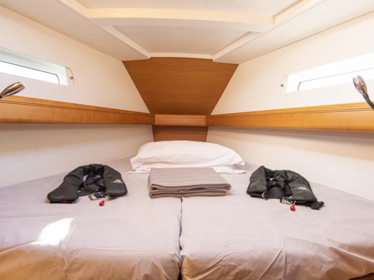 Hyr en Jeanneau Sun Odyssey 439 San Vincenzo 