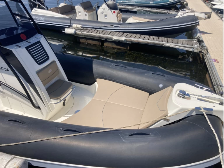 Bwa Sport 24 GTO charter bareboat eller skeppad i Sanguinet