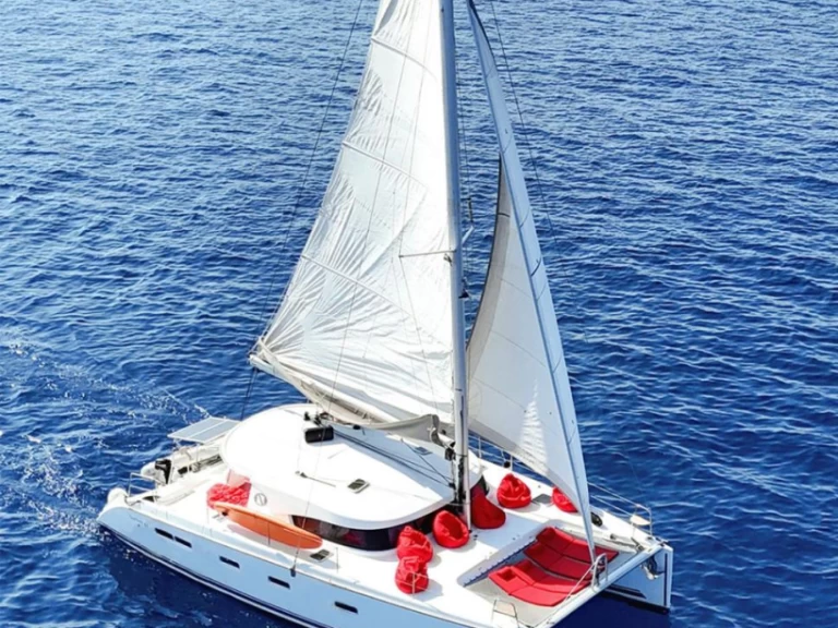 Leopard Leopard 45 charter bareboat eller skeppad i Cannes