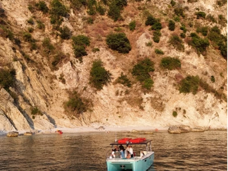 Hyr en Aliboats DI BERNARDINI ALESSANDRO Himarë 