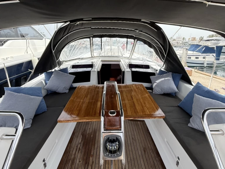 Segelbåt  för uthyrning La Savina till det bästa priset 