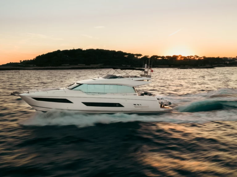 Lyx yacht för uthyrning Amalfikusten till det bästa priset 