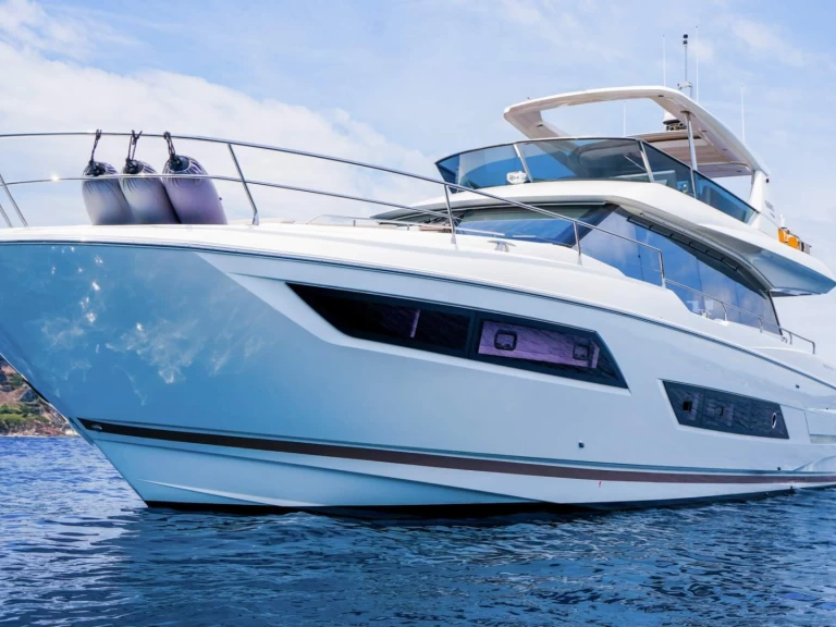 Yacht charter Côte d'Azur billig 680S