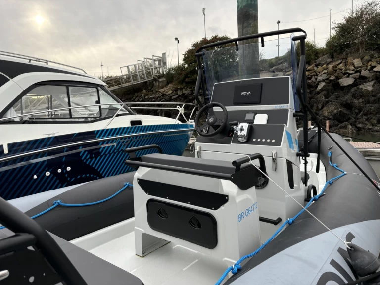 Zodiac ZODIAC PRO 6.5 charter bareboat eller skeppad i Brest