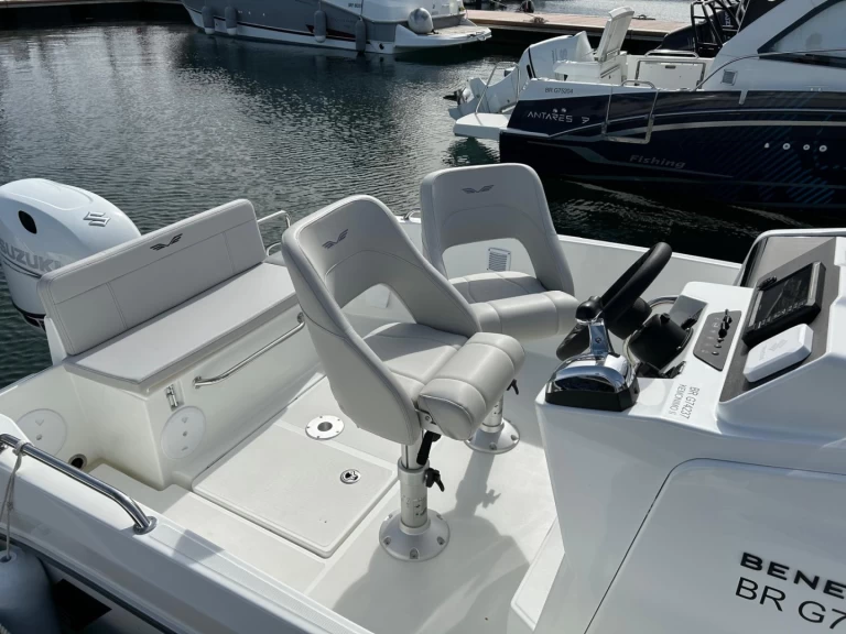 Båtuthyrning Bénéteau Flyer 6 SPACEdeck i Port du Moulin Blanc på Samboat 