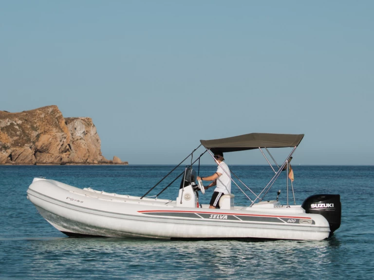 Selva 600 charter bareboat eller skeppad i Sant Antoni de Portmany