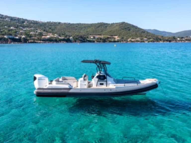 Uthyrning RIB Fanale marine  med en båtlicens 
