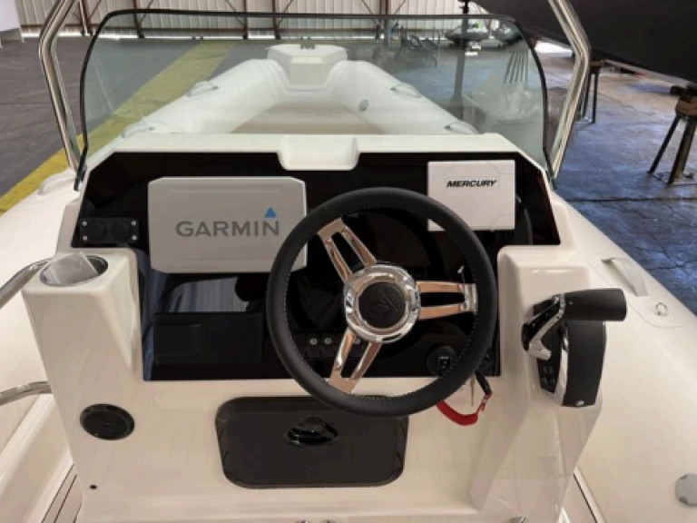 Yacht charter Port Grimaud billig Medline 7.5