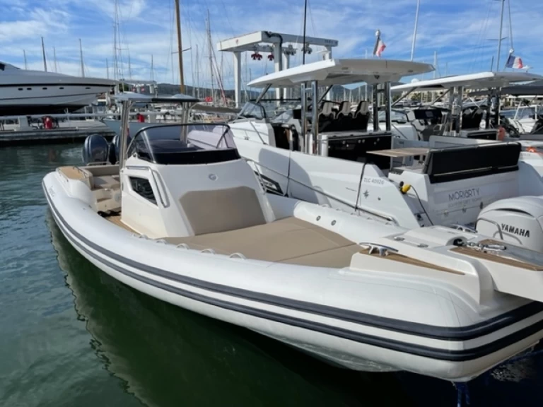 Hyra RIB med eller utan skeppare Capelli Port Grimaud 