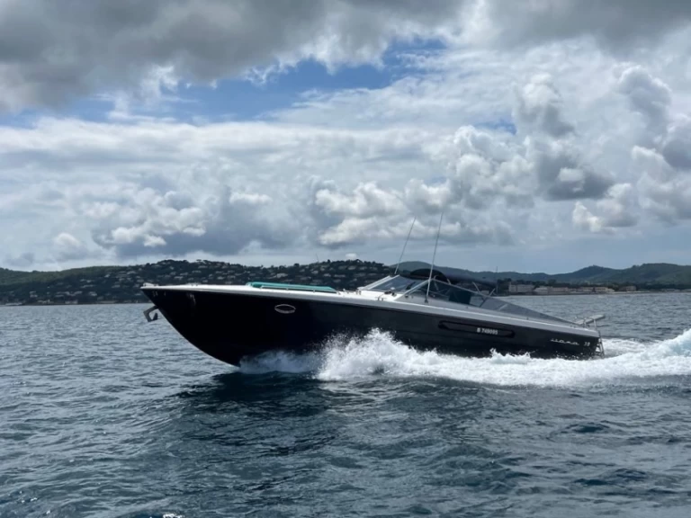 Uthyrning Lyx yacht i Port Grimaud - Itama 38