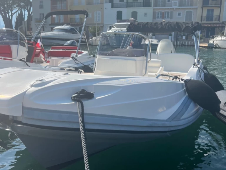 Zar Zar 57 charter bareboat eller skeppad i Port Grimaud