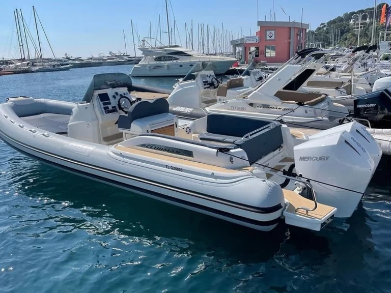 Joker Boat JOKER 28 charter bareboat eller skeppad i Port Grimaud