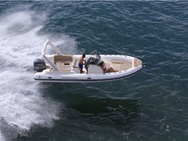 Uthyrning RIB i Hyeres - Capelli Tempest 800 Sun