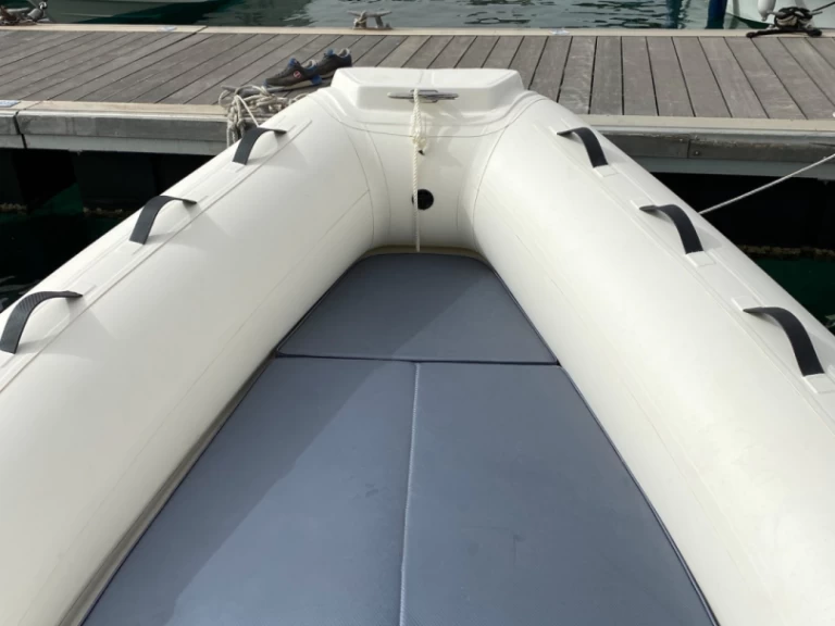 Hyr en Marsea Marsea SP 90 Porto Pollo 